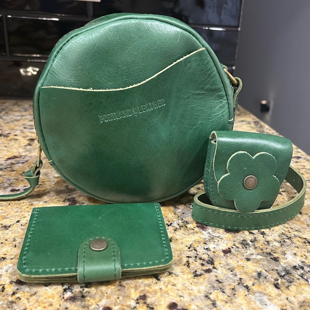 Portland Leather Circle Crossbody Bag Set
